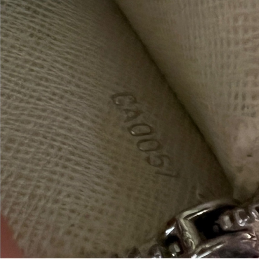 Authentic Louis Vuitton Cream Epi Sarah Wallet - Picture 8 of 8